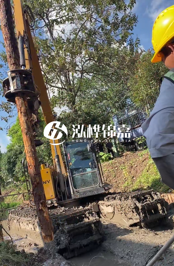 景德鎮(zhèn)河道清淤專業(yè)施工-狹窄河道挖機清理河道的方法？